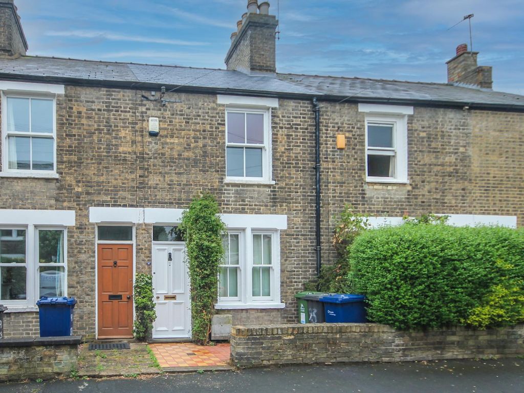 2 bed terraced house to rent in Alpha Road, Cambridge CB4, £1,600 pcm