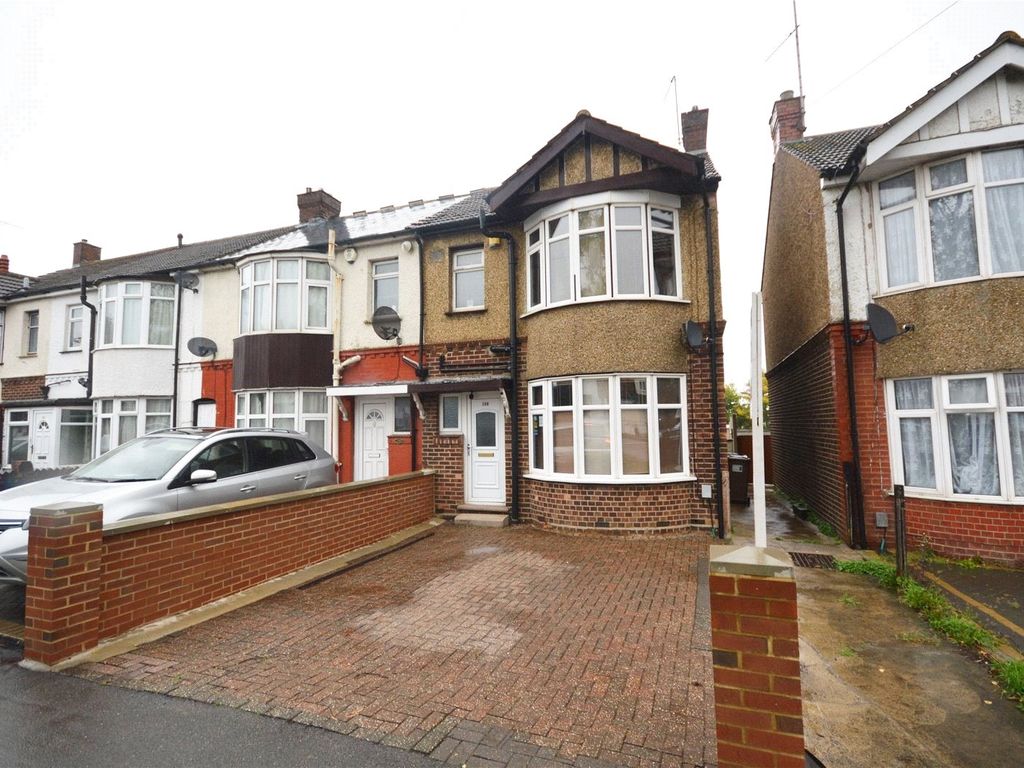 Poynters Road Luton Bedfordshire LU4  