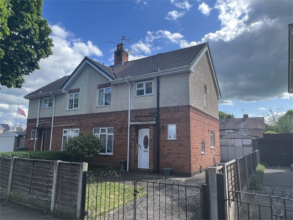 3 bed semidetached house for sale in Carlton Road, Newark