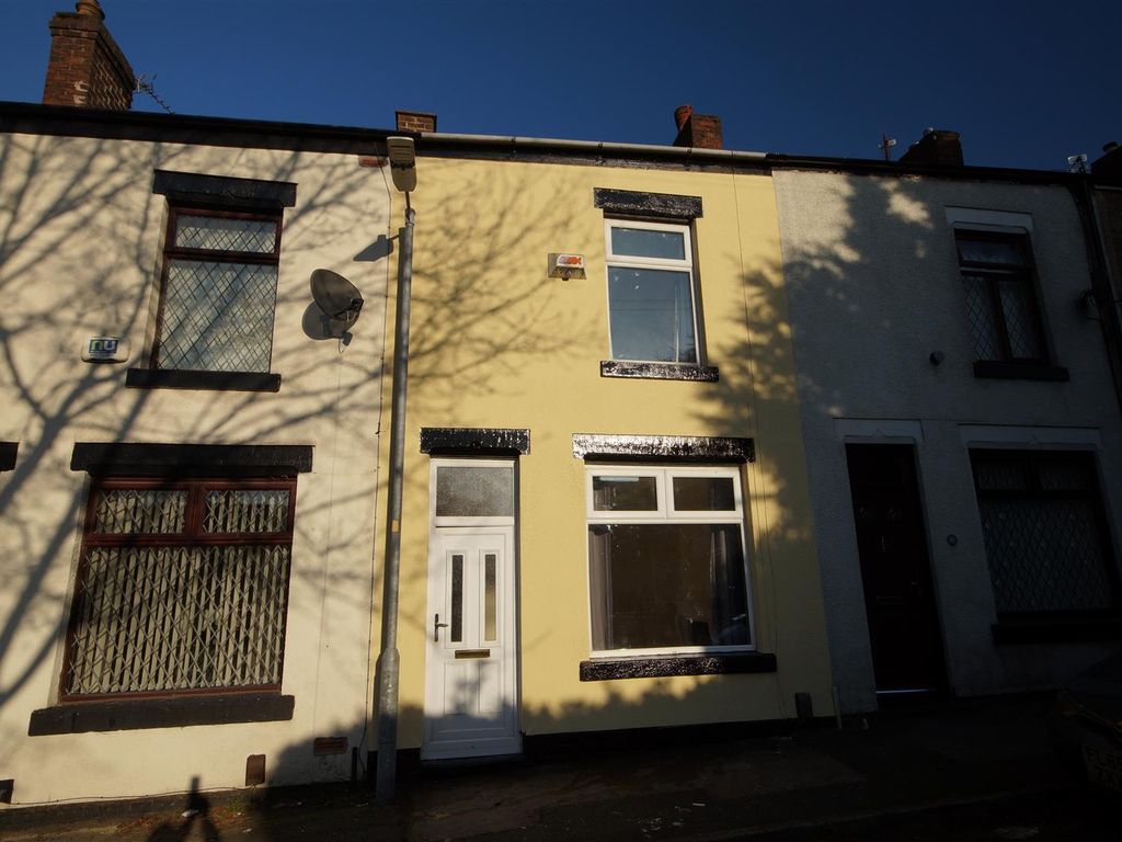 2 bed terraced house to rent in Dickinson Street West, Horwich, Bolton