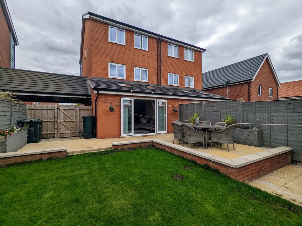 4 bed property to rent in Valerian Gardens, Soham, Ely CB7, £1,600 pcm