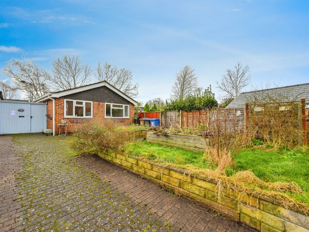 2 bed detached bungalow for sale in Elvaston Lane, Alvaston, Derby DE24