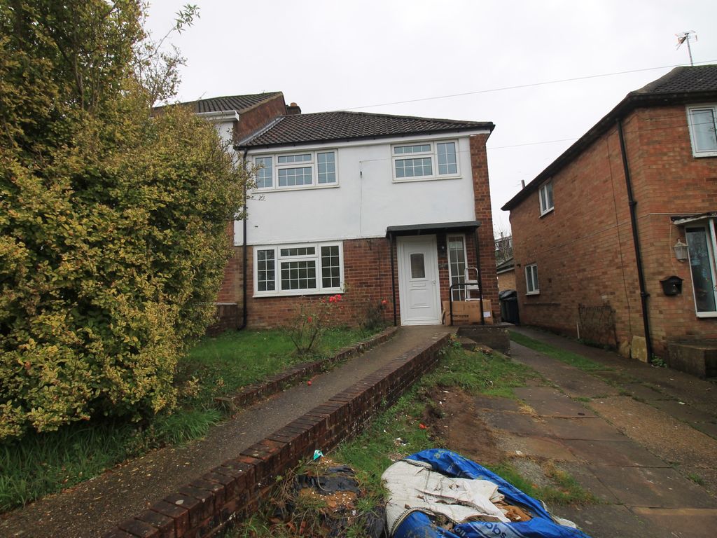 3 bed semidetached house to rent in Kingston Road, High HP13