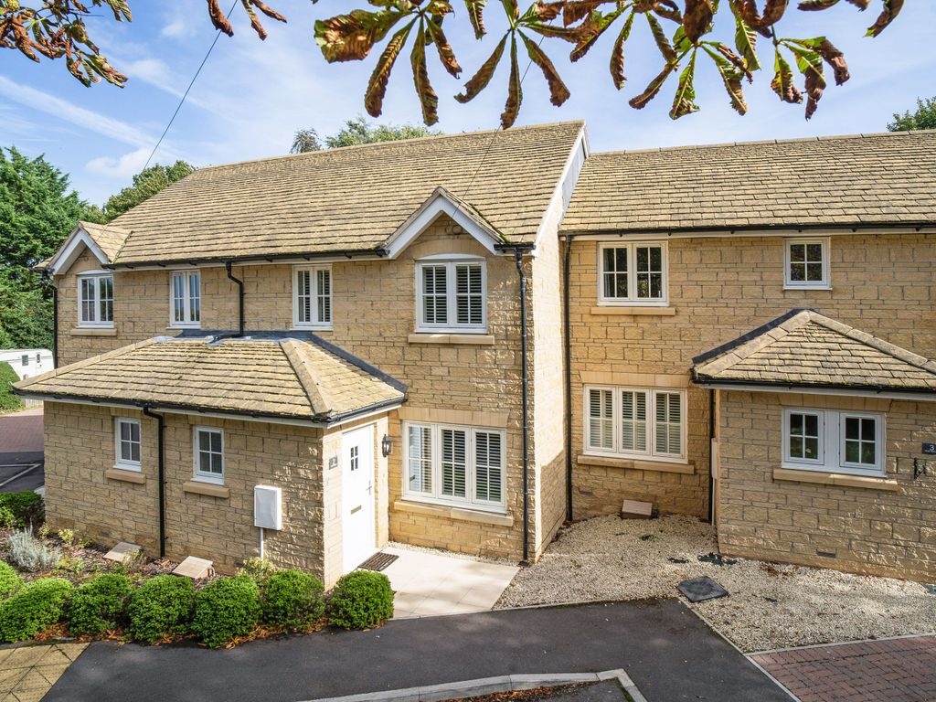 3 bed terraced house for sale in Sheldon Avenue, Broadway WR12, £