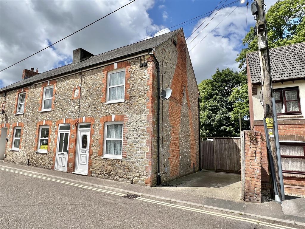 2 bed end terrace house for sale in Albert Terrace, North Street