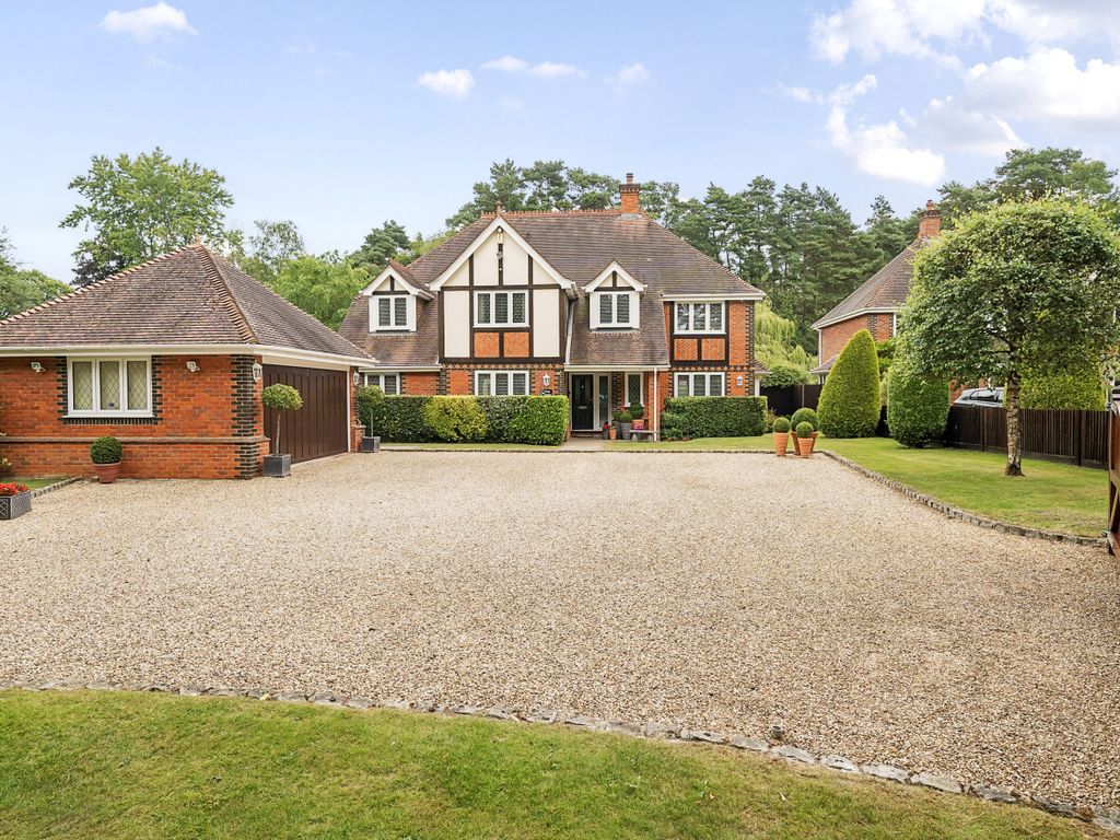 5 bed detached house for sale in Sandhurst Road, Finchampstead, Wokingham, Berkshire RG40, £