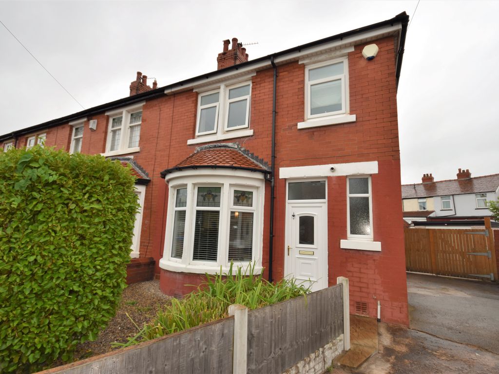 3 bed semidetached house for sale in Mirfield Grove, Blackpool FY4 Zoopla