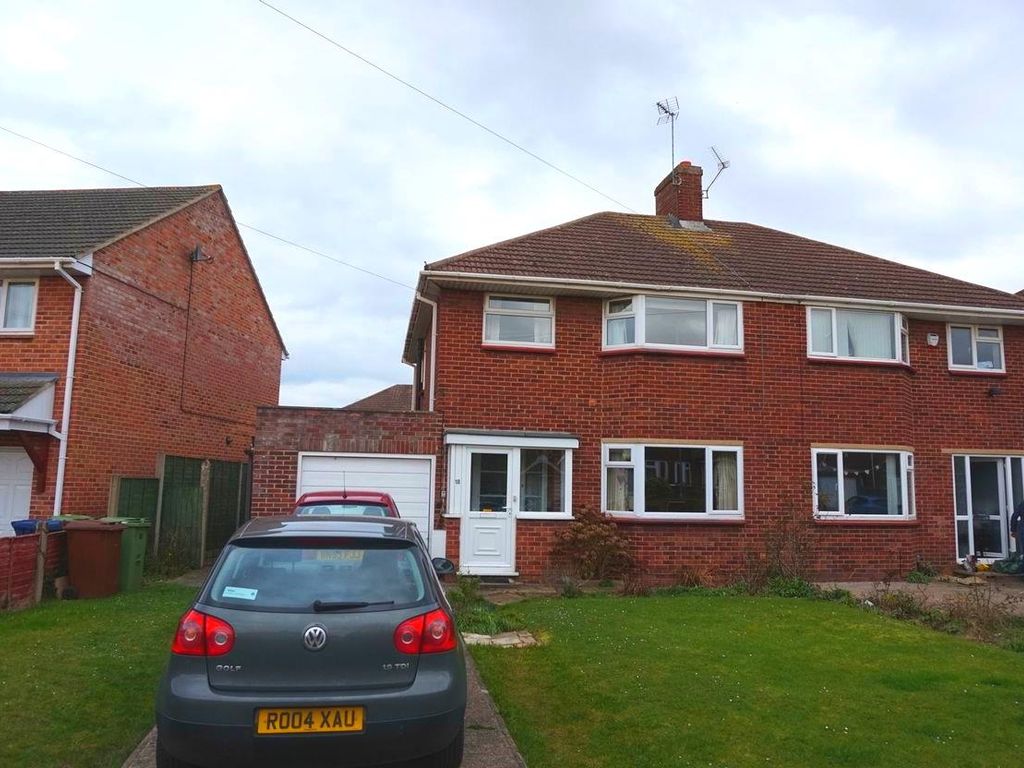 3 bed semidetached house to rent in Moselle Drive, Churchdown