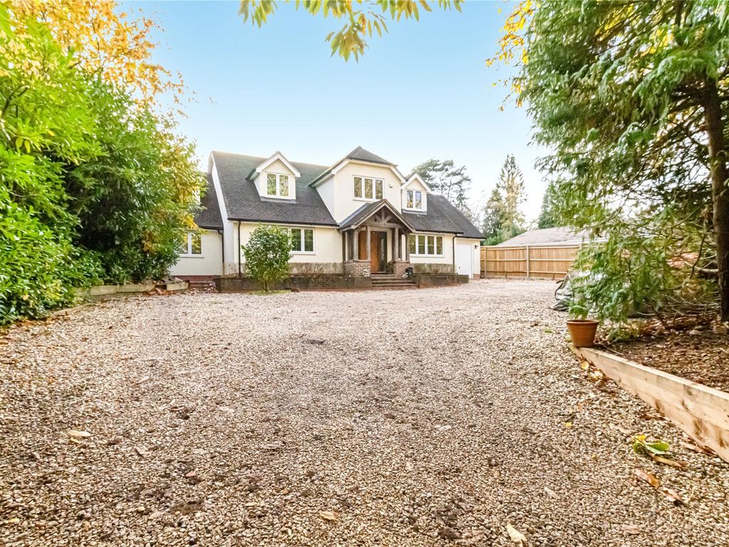 4 bed detached house for sale in Heath Ride, Finchampstead, Wokingham