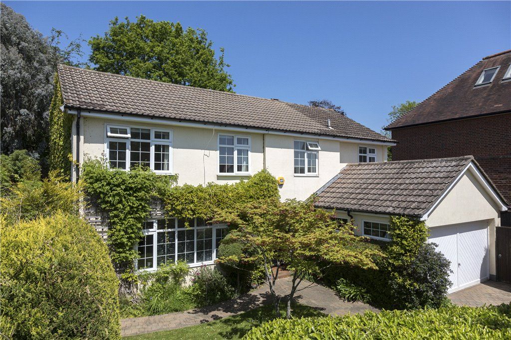 4 bed detached house for sale in Burghley Avenue, Coombeside KT3, £