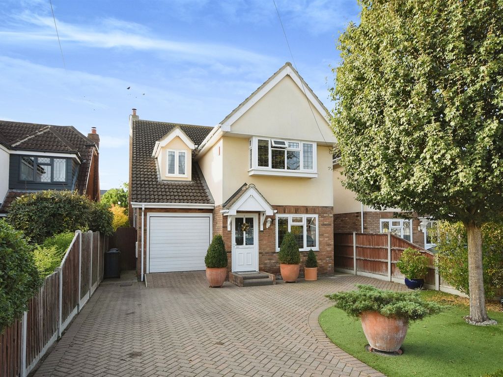 4 bed detached house for sale in High Elms Road, Hullbridge, Hockley