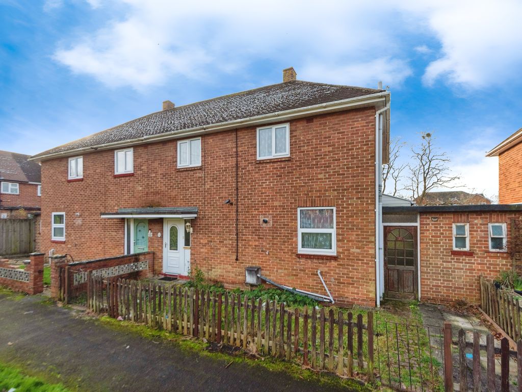 3 bed semidetached house for sale in Barry Road, Southampton SO19, £225,000 Zoopla