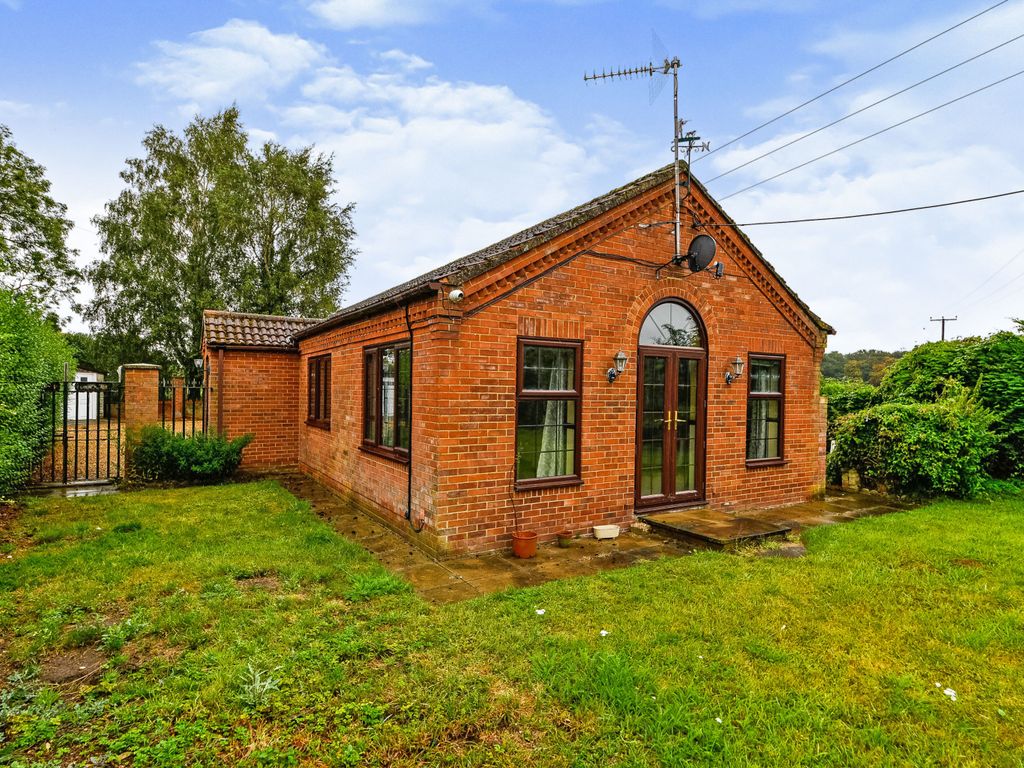 3 bed bungalow for sale in Hargate Lane, Terrington St. Clement, King's