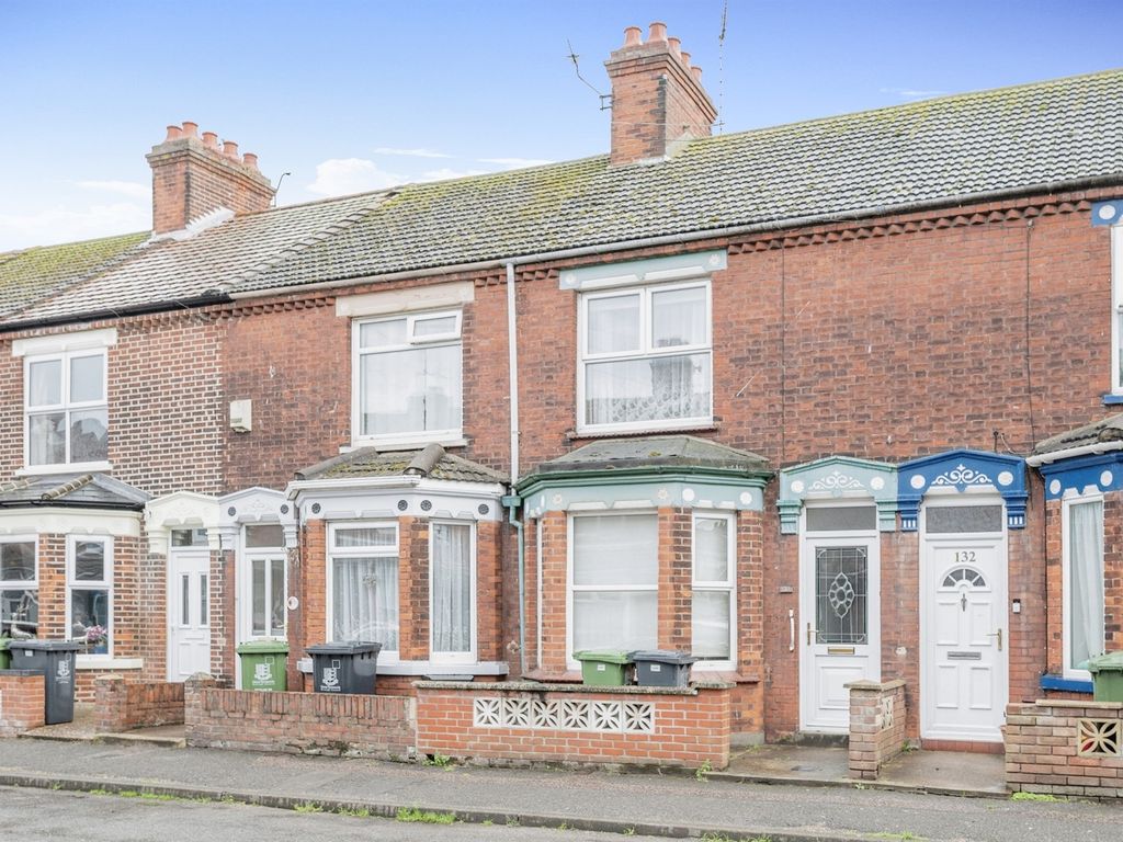 3 bed terraced house for sale in Alderson Road, Great Yarmouth NR30, £