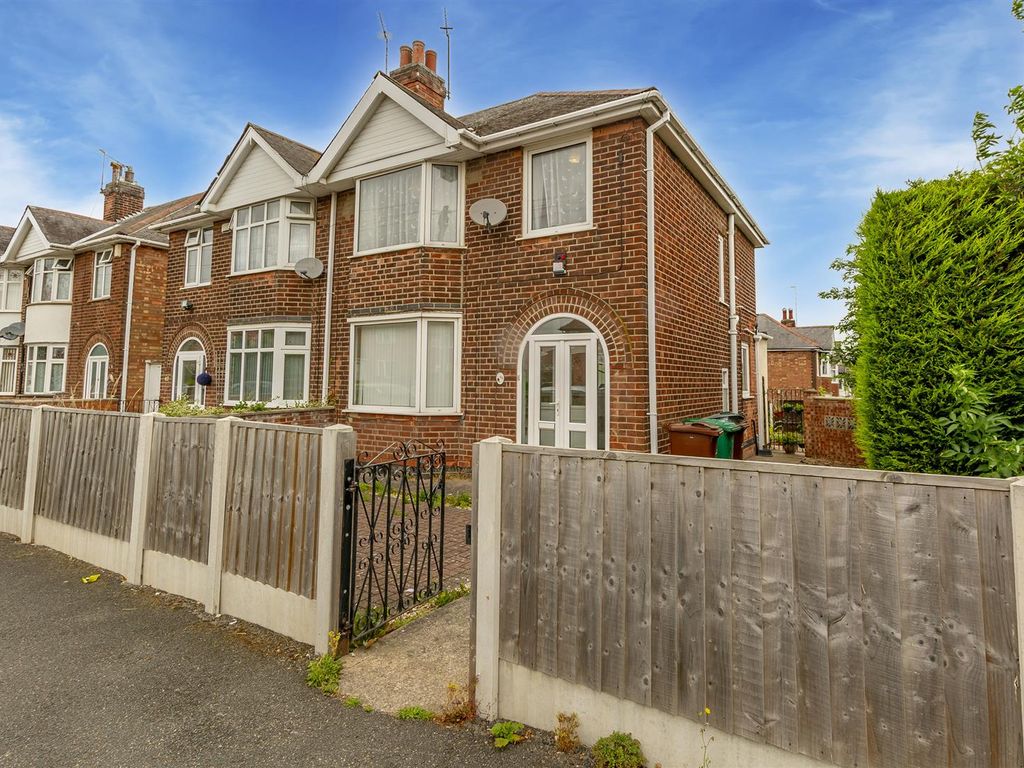 3 bed end terrace house for sale in Langdale Road, Nottingham NG3 Zoopla