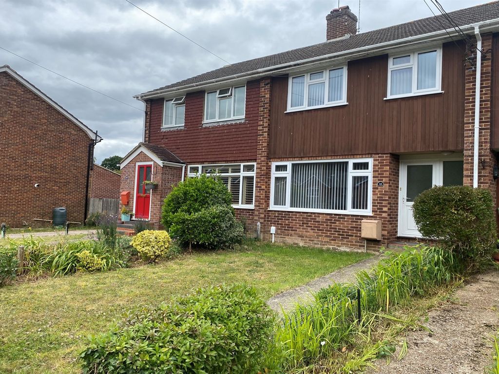 3 bed terraced house to rent in 46 Newfield Road, Liss, Hampshire GU33