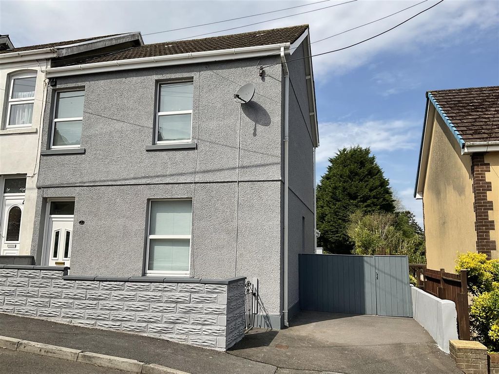 3 bed end terrace house for sale in Coronation Road, Garnant, Ammanford