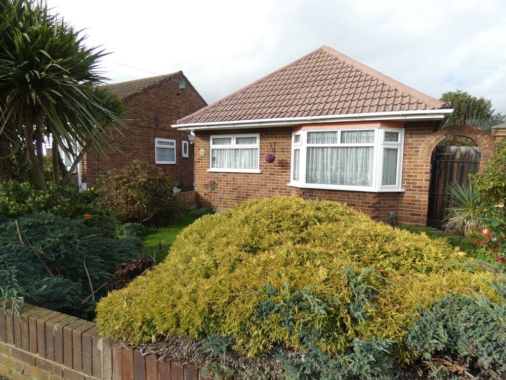 3 bed detached bungalow for sale in Conway Road, Feltham TW13 Zoopla