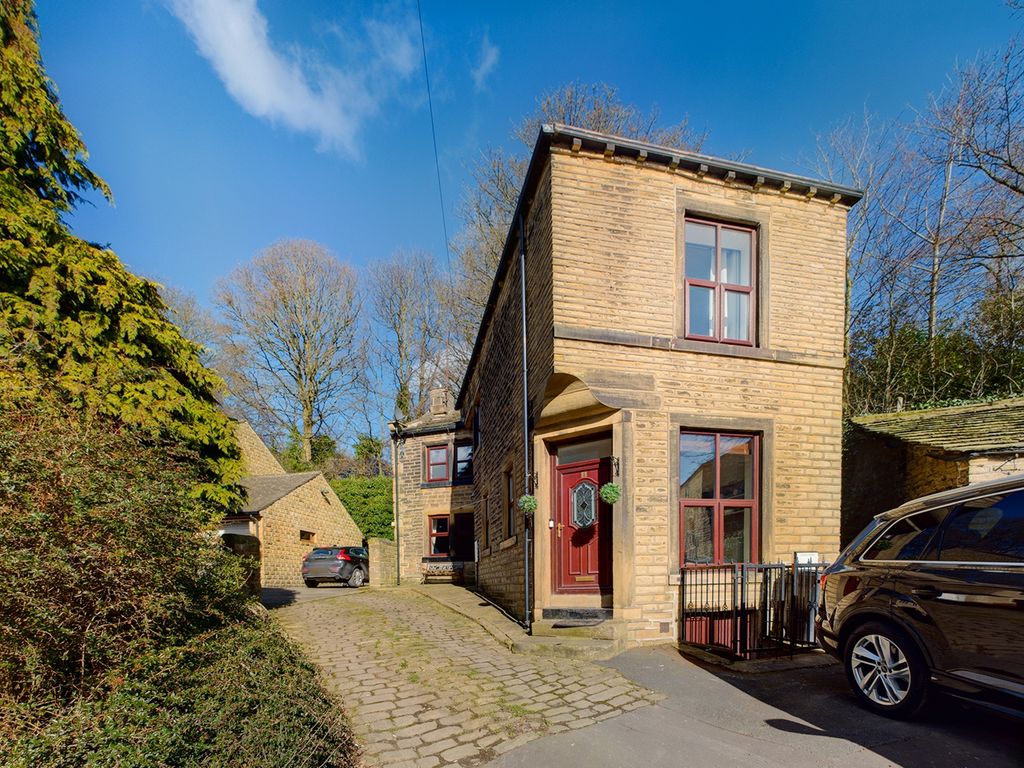 3 bed detached house for sale in Springwood Terrace, Holywell Green