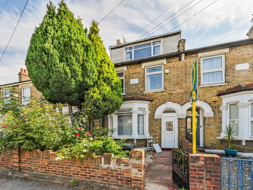 5 bed property to rent in Shernhall Street, Walthamstow, London E17, £