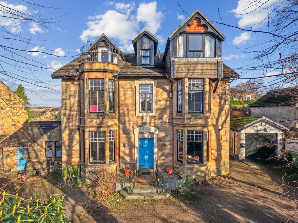 3 bed flat for sale in Queen Mary Avenue, Crosshill, Glasgow G42, £279,000 Zoopla