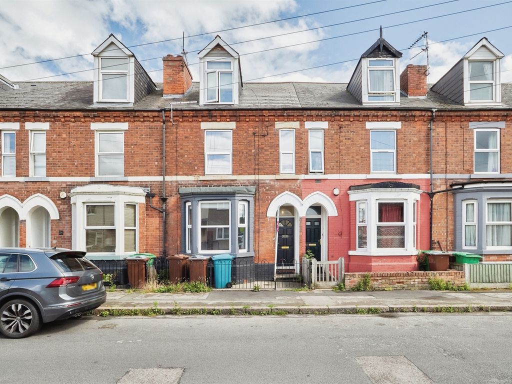 4 bed terraced house for sale in Blue Bell Hill Road, Nottingham NG3