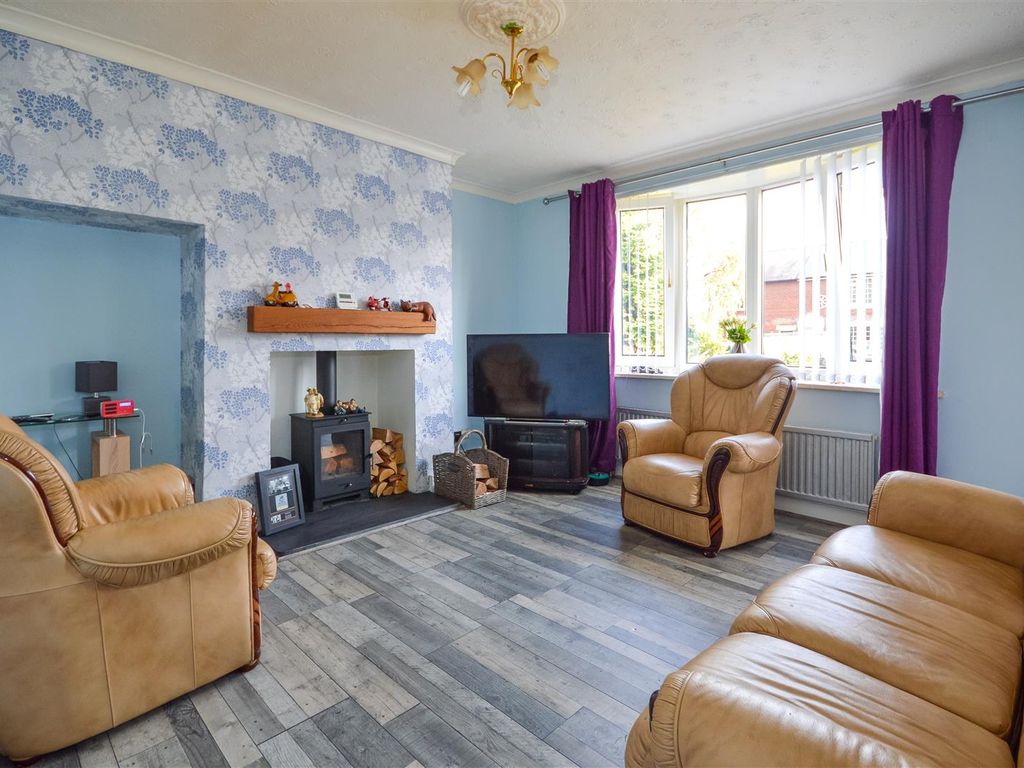 4 bed terraced house for sale in Henderson Avenue, Normanton WF6, £