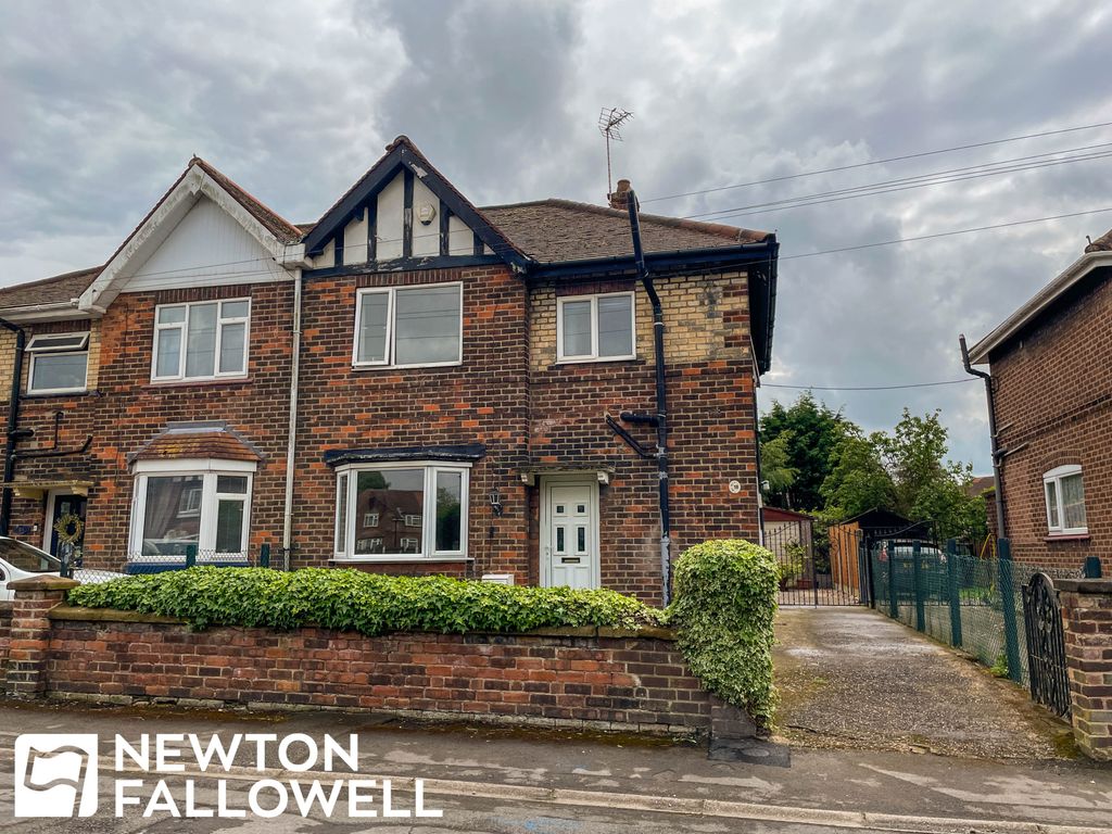 3 bed semidetached house for sale in Norfolk Road, Bircotes DN11, £