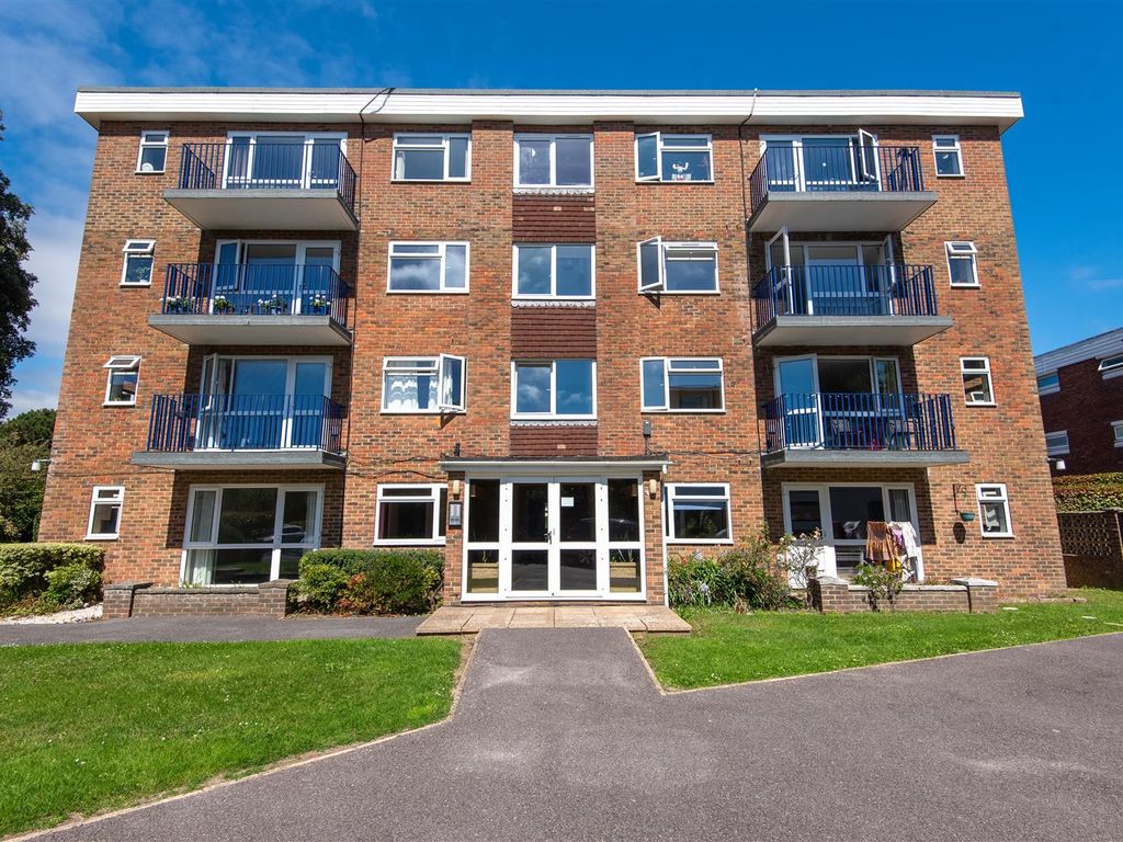 2 bed flat for sale in Wordsworth Road, Worthing BN11, £250,000 Zoopla