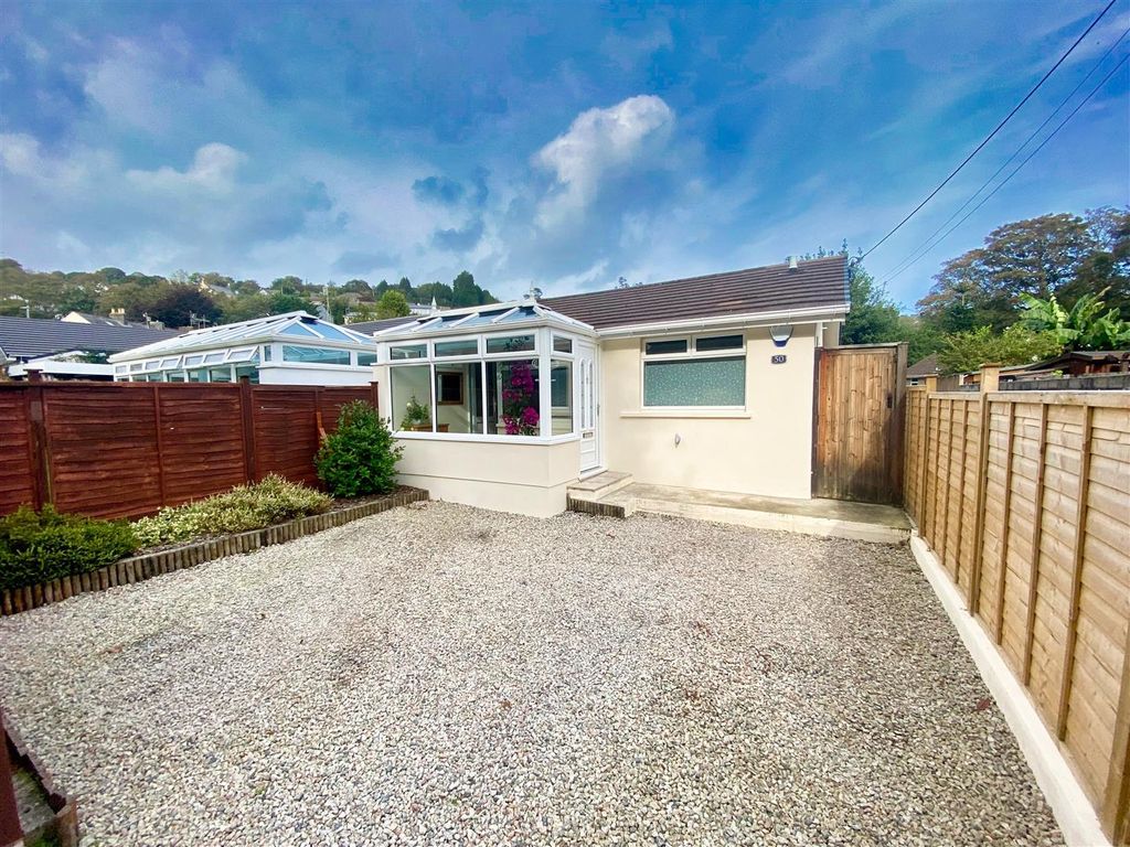 1 bed semidetached bungalow for sale in Gover Road, Trewoon, St