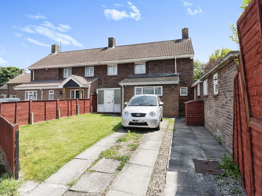 3 bed semidetached house for sale in Ermine Close, Royston SG8, £