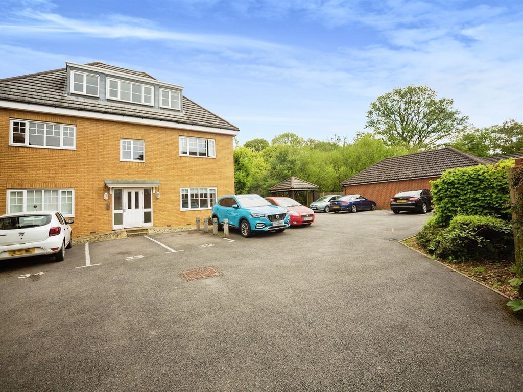 1 bed flat for sale in Roman Way, Boughton Monchelsea, Maidstone ME17