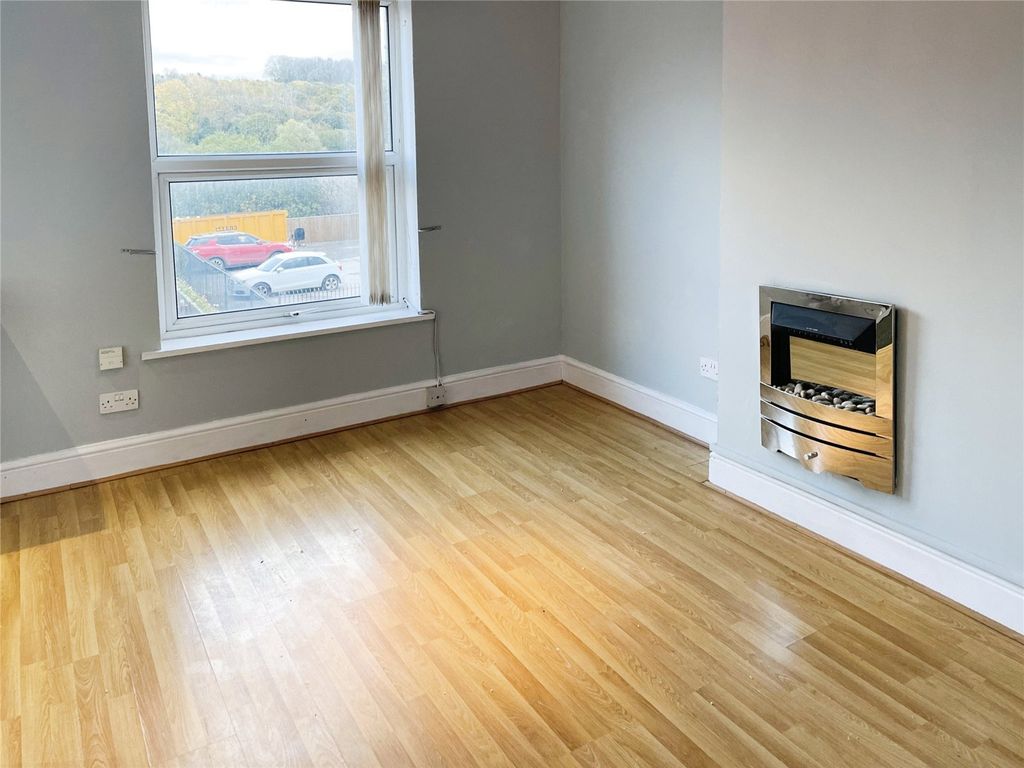 1 bed flat to rent in Bradford Road, Brighouse, West Yorkshire HD6, £