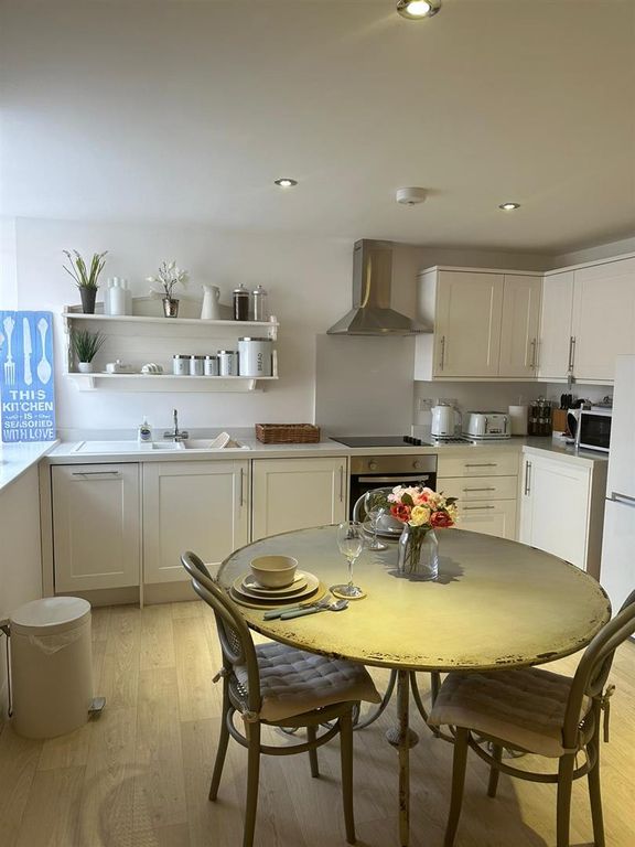 2 bed flat to rent in Chapel Street, BerwickUponTweed TD15, £750 pcm