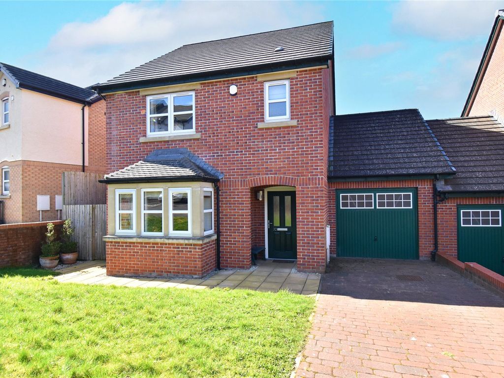 3 bed linkdetached house for sale in 32 Woodville Park, Cockermouth