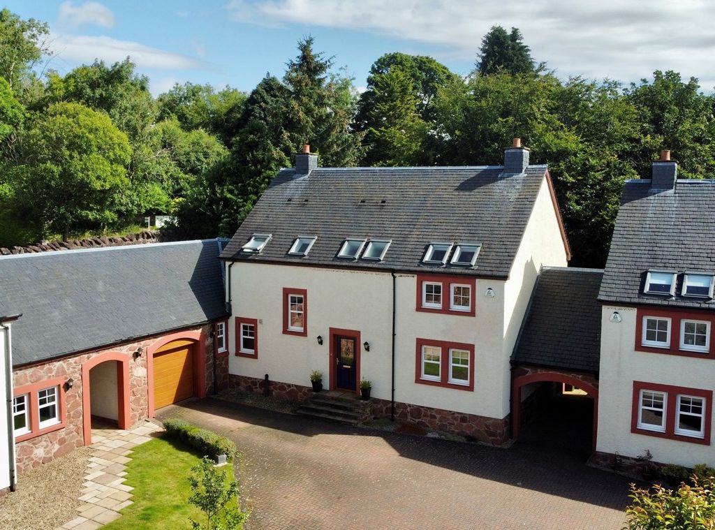 5 bed detached house for sale in 2 Pitcairnie Lane, KinrossShire