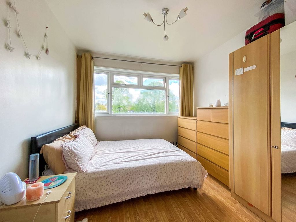 4 bed flat to rent in St. Martin's Road, Stockwell, London SW9 Zoopla