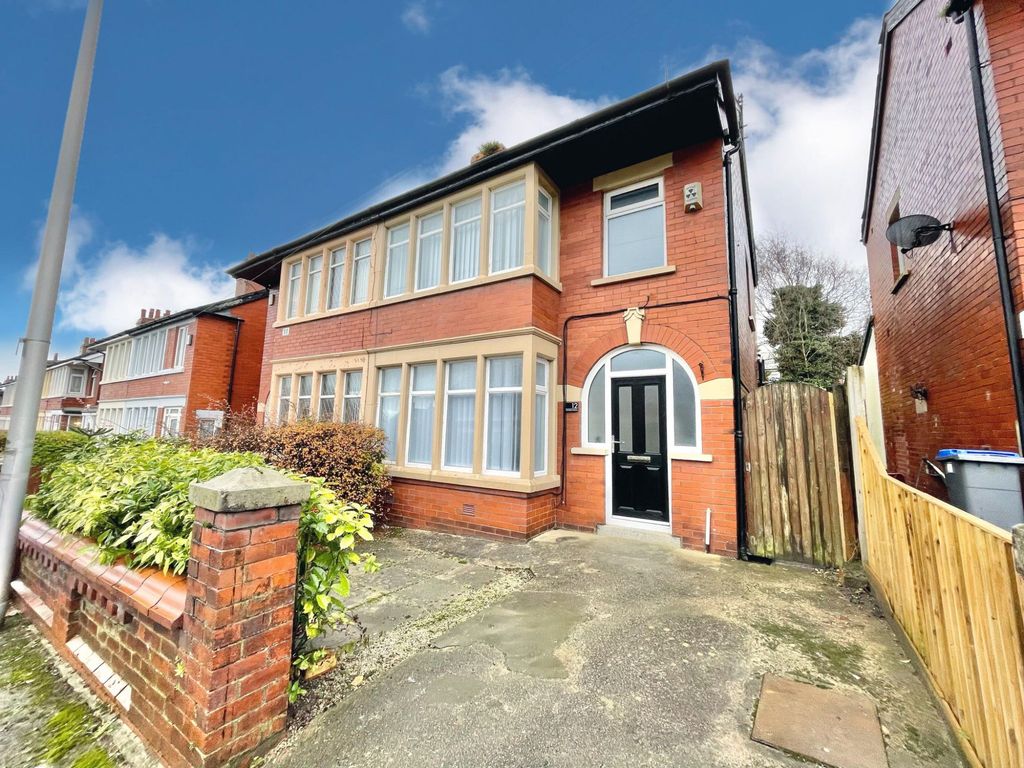 3 bed semidetached house for sale in Fordway Avenue, Blackpool FY3, £