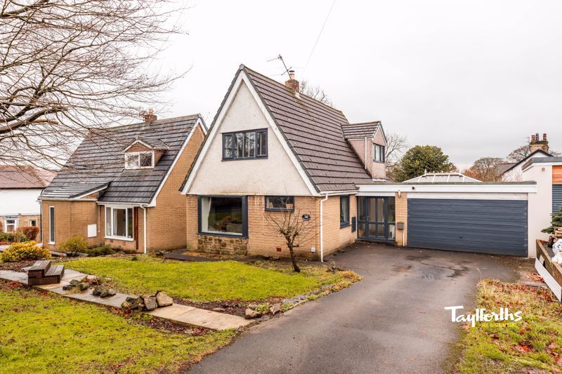 4 bed detached house for sale in 3 Lockfield Drive, Barnoldswick BB18