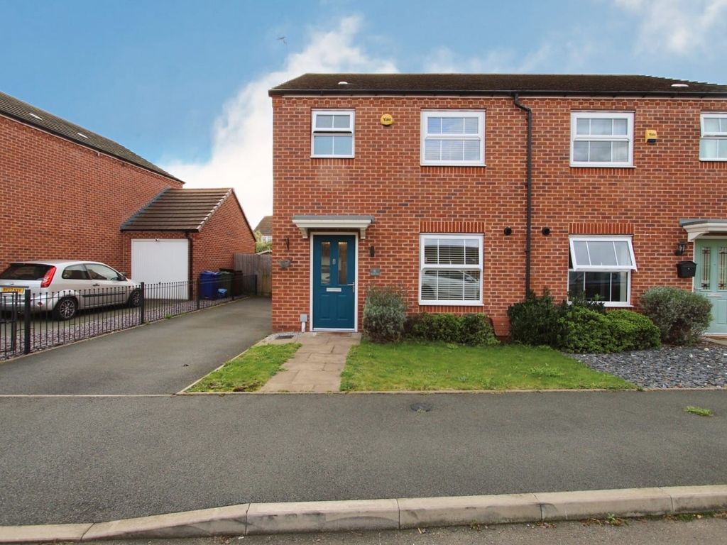 3 bed semidetached house for sale in Aspen Way, Norton Canes, Cannock