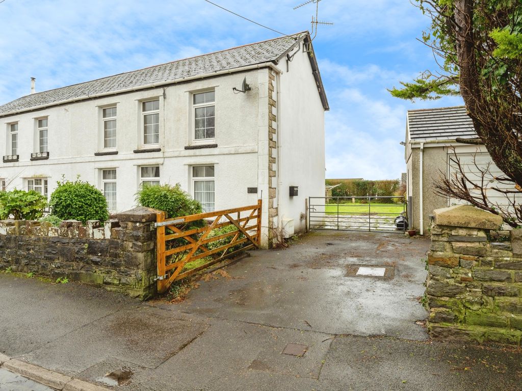 2 bed semidetached house for sale in Neath Road, Pontardawe, Rhos