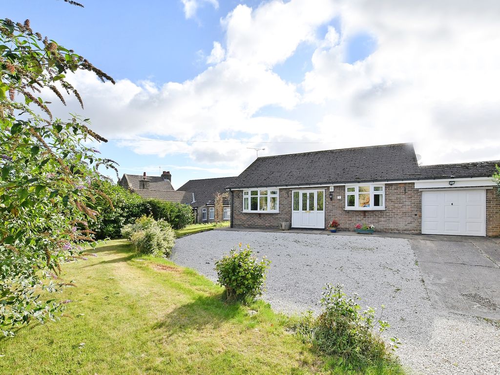 3 bed detached bungalow for sale in Holmesfield Road, Dronfield