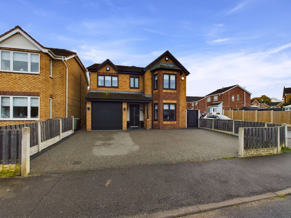 4 bed detached house for sale in Northfield Drive, South Kirkby