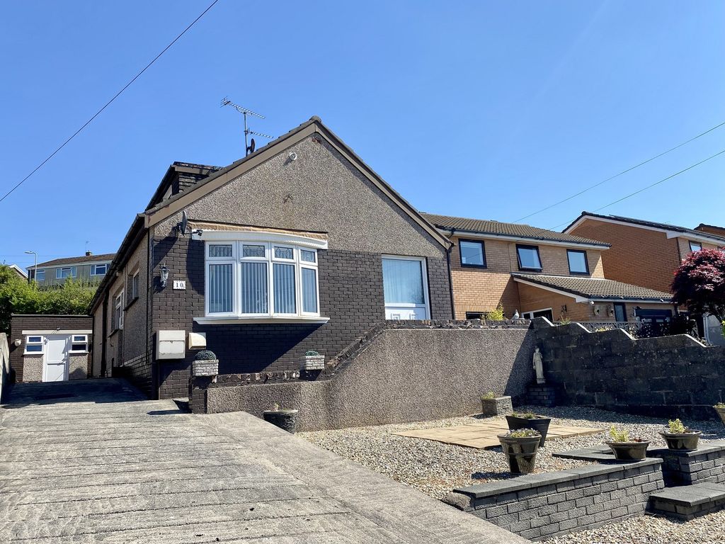 4 bed detached bungalow for sale in HeolYGroes, Litchard, Bridgend. CF31 Zoopla