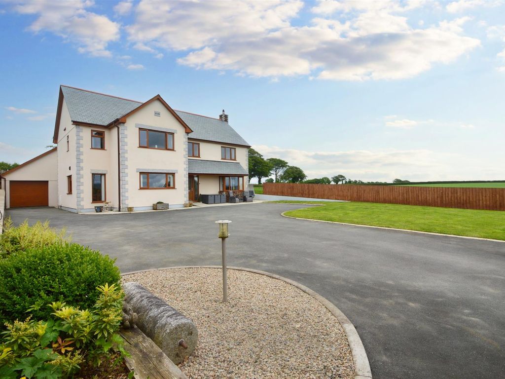 4 bed country house for sale in Coads Green, Launceston PL15, £725,000