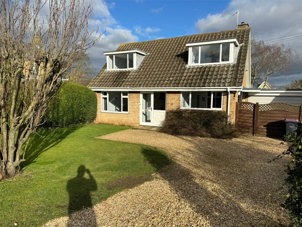 2 bed detached house to rent in Lincoln Road, Ruskington, Lincolnshire