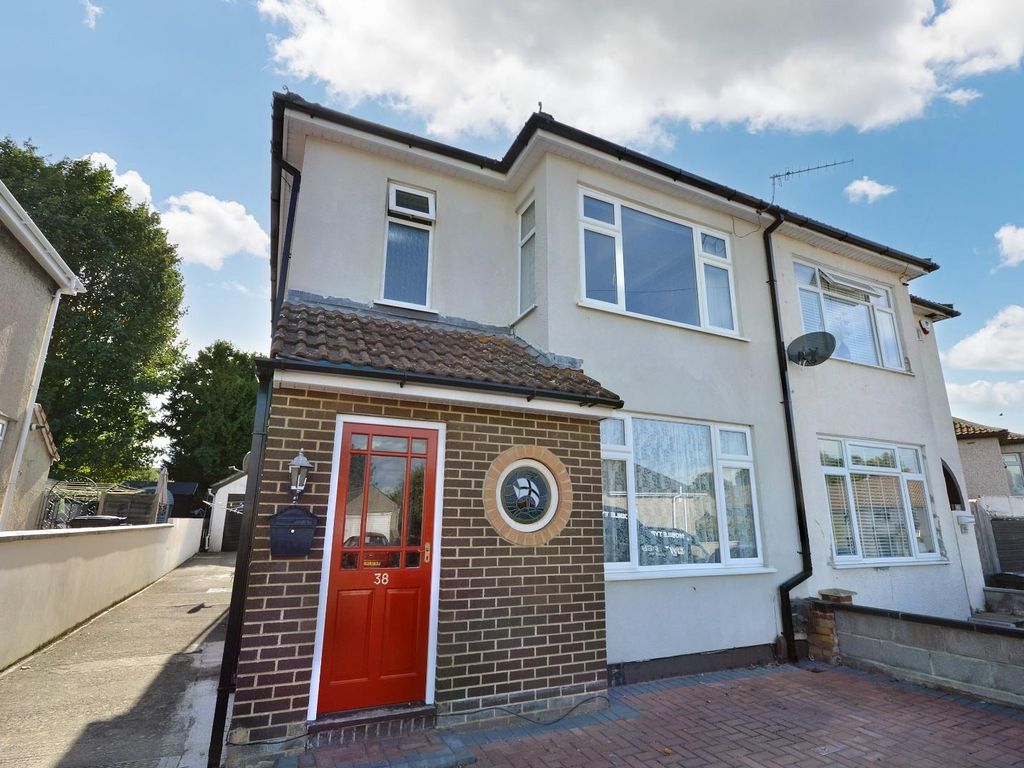 3 bed semidetached house for sale in Manor Road, Bristol