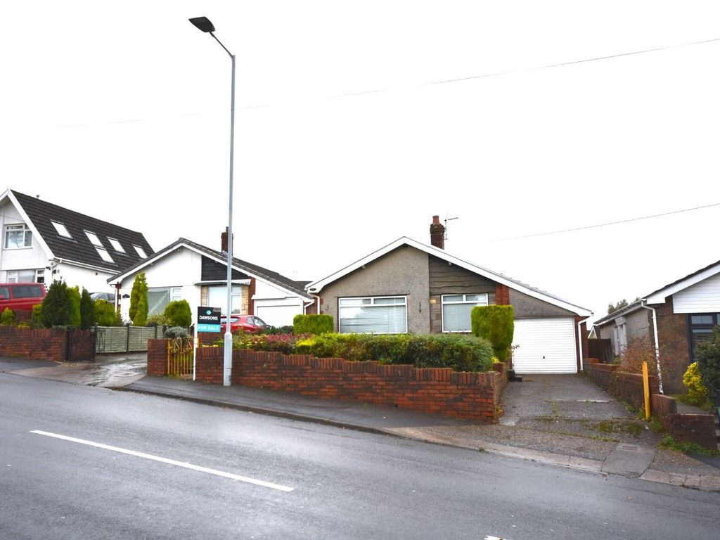 3 bed detached bungalow for sale in West Cross Lane, West Cross