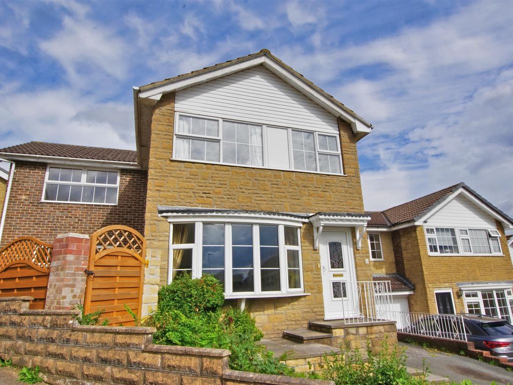 4 bed detached house for sale in Templars Close, Greetland, Halifax HX4