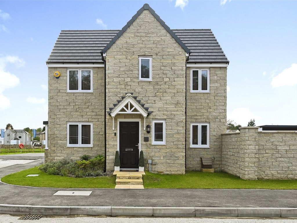 3 bed detached house for sale in Colliery Way, Bilsthorpe, Newark NG22, £250,000 Zoopla